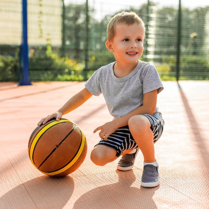 You are currently viewing The Best Age to Start Playing Basketball: A Research-Based Guide for Parents